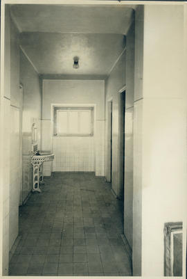 Detalhe da entrada de um dos banheiros do Pavilhão Mourisco. Rio de Janeiro