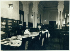 Vista geral do salão de leitura e salão de referência da Biblioteca. Rio de Janeiro