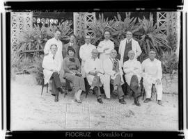Médicos do Instituto Oswaldo Cruz e visitantes
