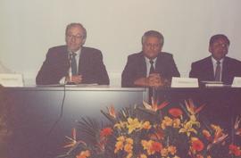 Palestrantes, composição da mesa da esquerda para a direita: Jean-Pierre Dedet, Eloi Garcia, Migu...