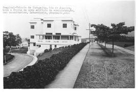 Hospital Colônia de Curupaiti, Rio de Janeiro. Lado e frente do novo edifício da administração, c...