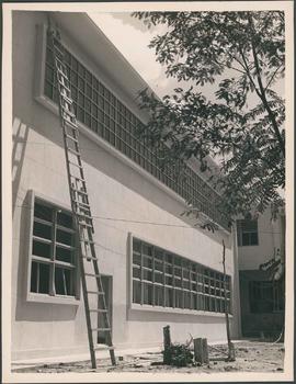 Vista lateral das obras no Hospital de Tuberculose Óssea pertecente à Fundação Benjamin Guimarães